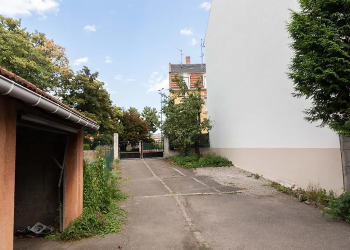 Les Remparts - Parking *